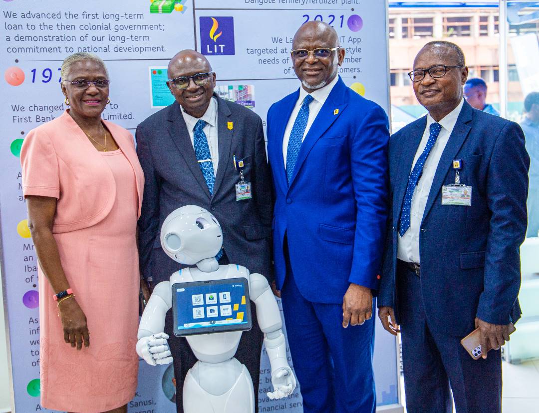 The FirstBank Digital Xperience Centre (DXC) in the University of Ibadan (U.I) is the Bank’s second fully automated self-service centre. The first DXC is at the Bank’s remodelled Adetokunbo Ademola branch,
